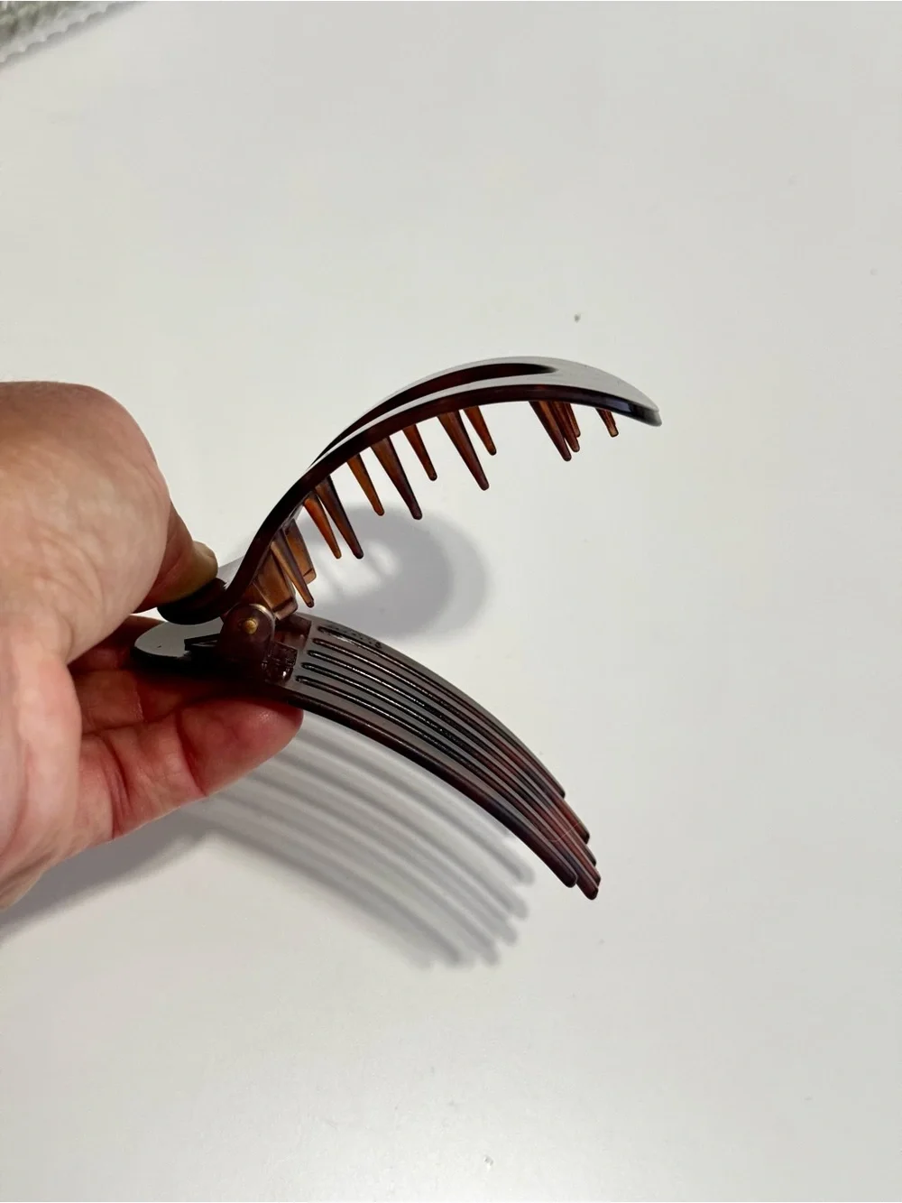 Tortoiseshell Hair Claw Clip - Classic Brown